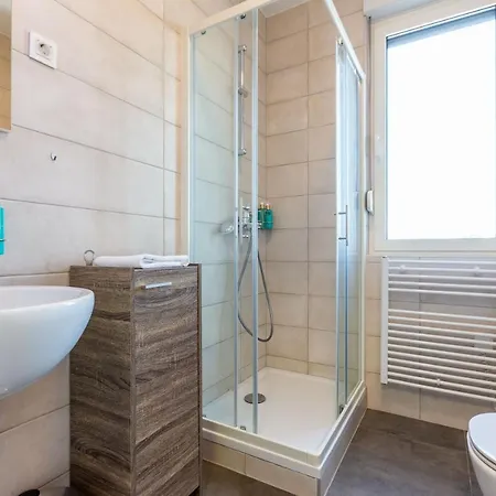 Tiffy W Private Parking Apartamento *