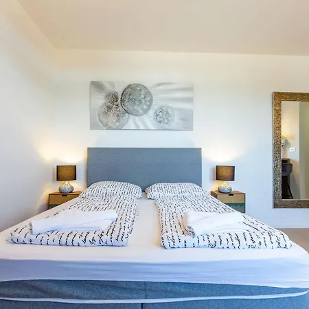 Tiffy W Private Parking Apartment Zadar