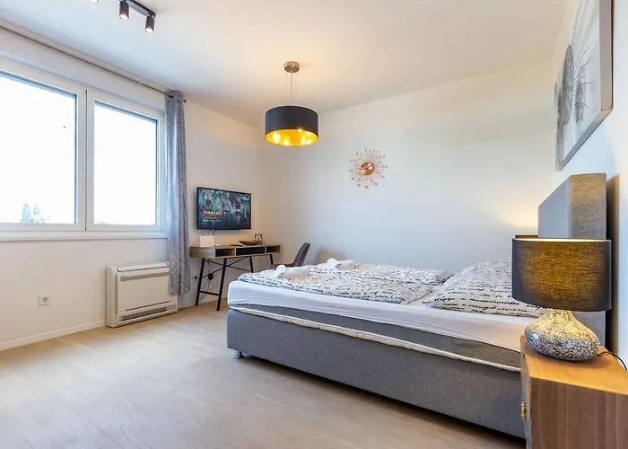 Tiffy W Private Parking *