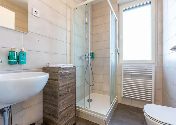 Tiffy W Private Parking Apartamento *