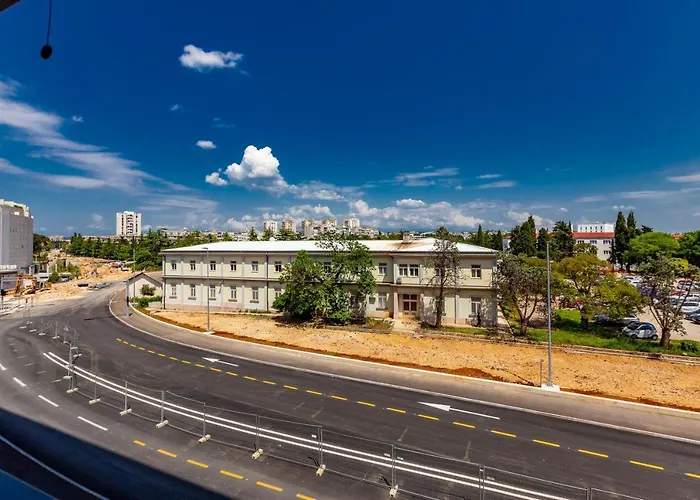 Tiffy W Private Parking Zadar